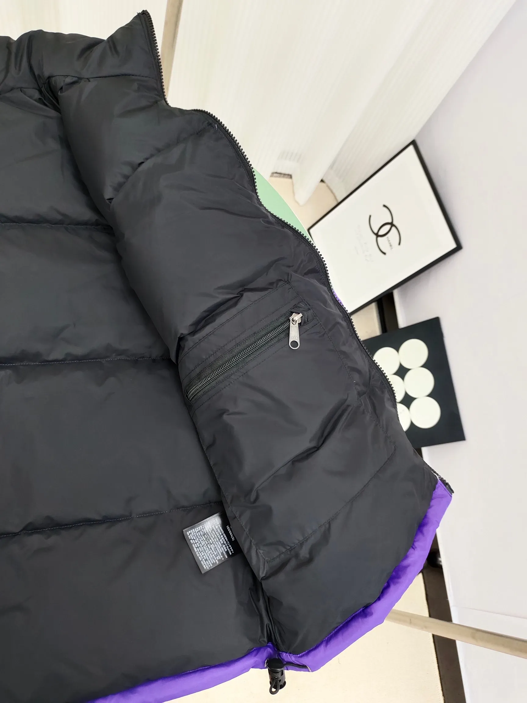 The North Face Classic 1996 ， Quality ， ，YKK ISO 9000Quality ZP ， Premium ， ， ， Lightweight 。Classic ， 。 。 Purple Size：XS-XXL